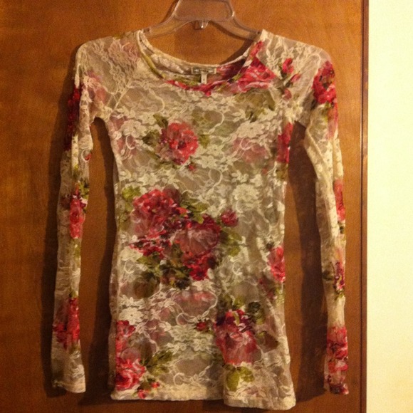 SOLD Kirra lace top