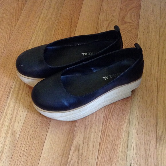 SOLD - Picture 3 of 4