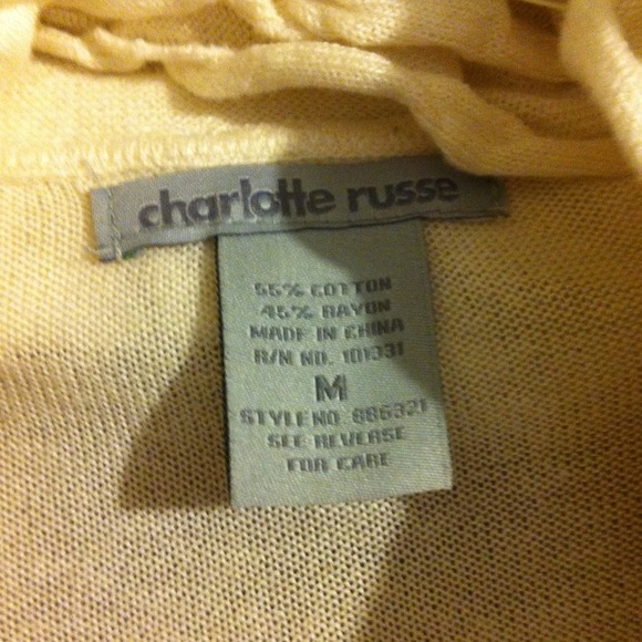 SOLD Ruffle thin sweater - Picture 2 of 2