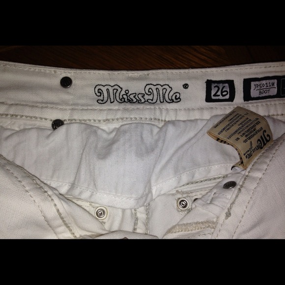 Sold - Picture 3 of 3