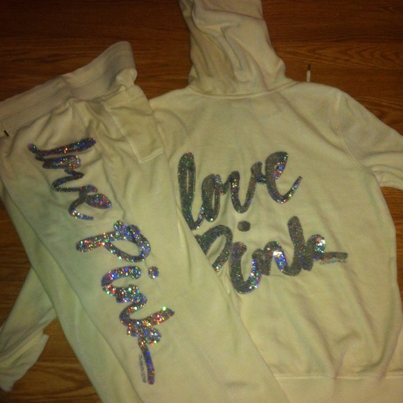 NWT Hard to find this set.  Sold out everywhere! - Picture 1 of 2