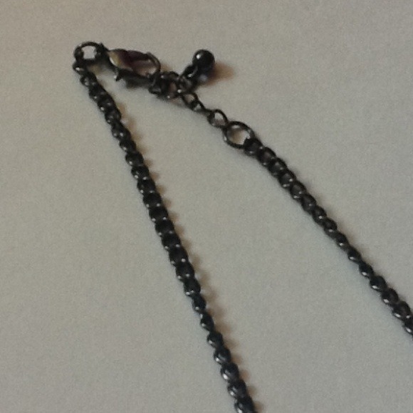 Black Metal Flower Necklace - Picture 4 of 4