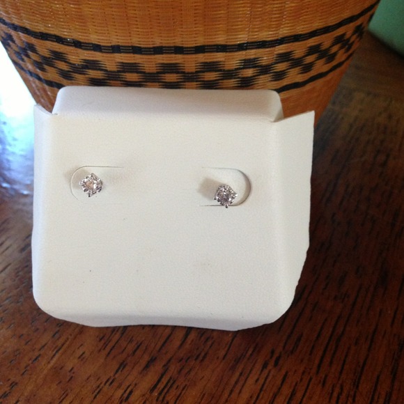 Diamond studs