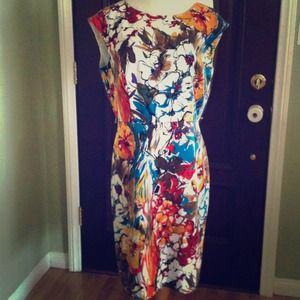 Floral, slimming dress. Over $100 off!