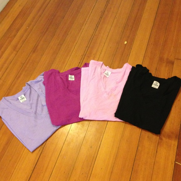 VS Pink V neck bundle M