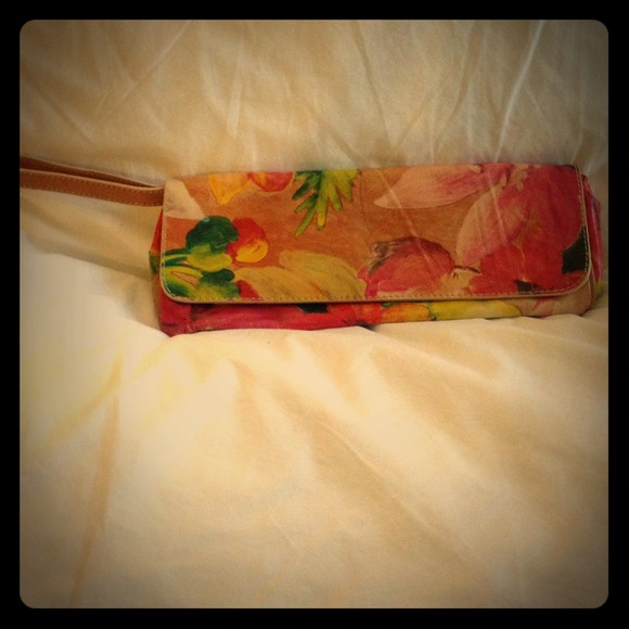 Maurizio taiuti genuine leather floral clutch.