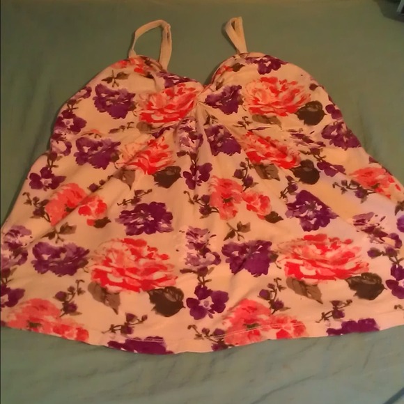 💢Traded💢Floral Print Cami & Betsey Johnson Purse