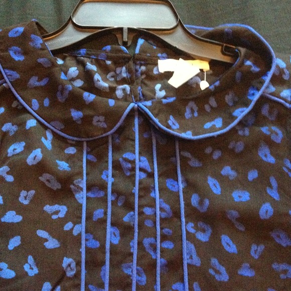 HOLD Peter Pan Collar sleeveless blouse - Picture 2 of 3