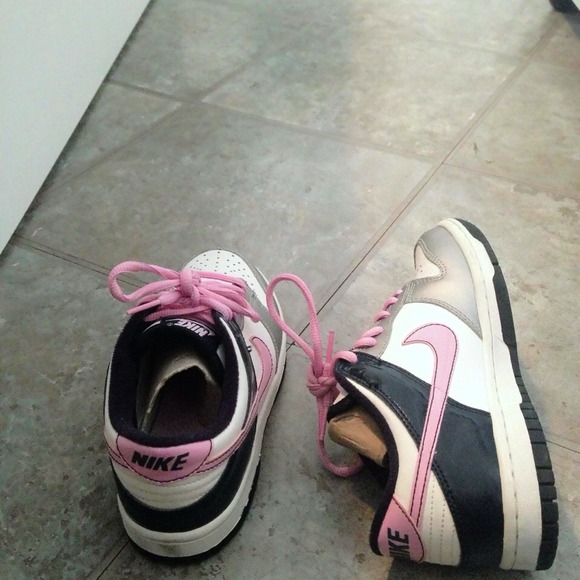 Nike lows