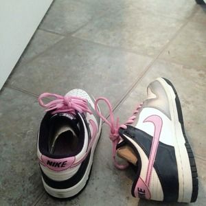 Nike lows