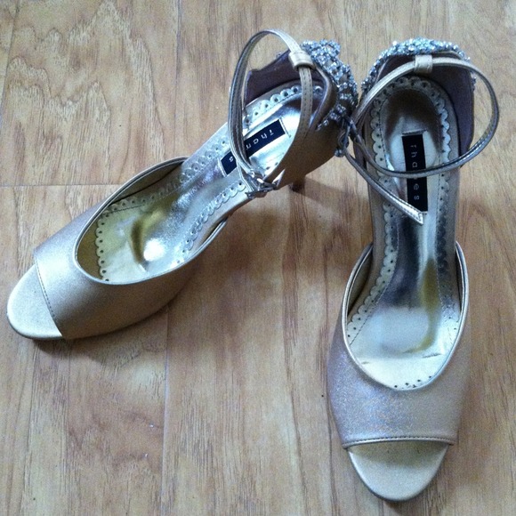 Pre owned Authentic Thames Shoes.