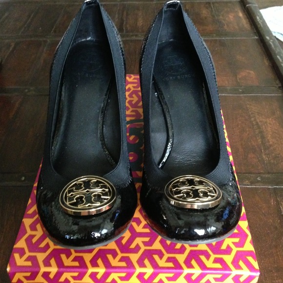 Authentic Tory Burch Caroline Wedge - Black Patent