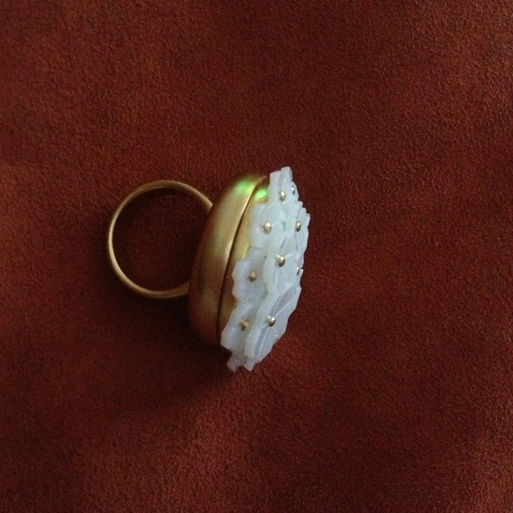 Ring - Picture 2 of 3