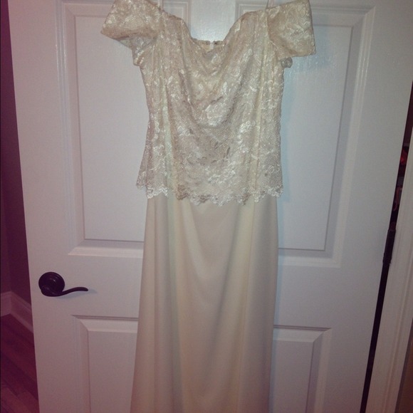 Vintage wedding dress