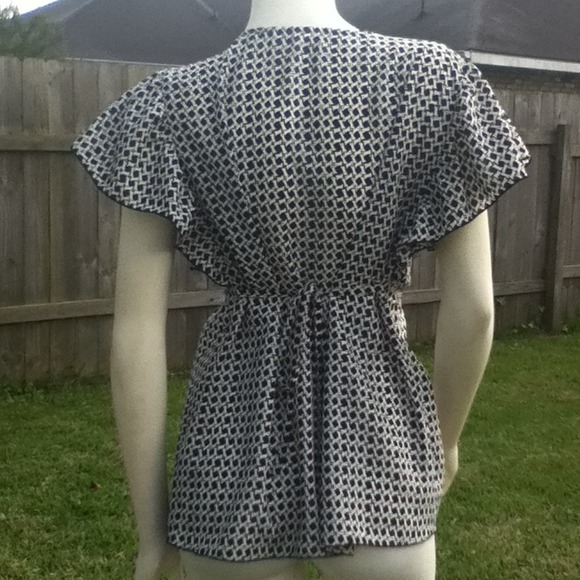 CATO'S TOP - Picture 2 of 4