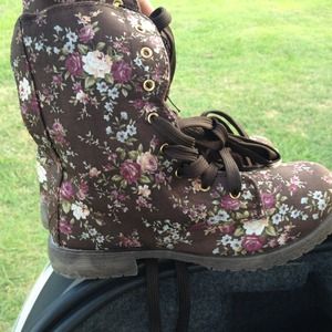 Reduced!! Brown base with floral print boots!!