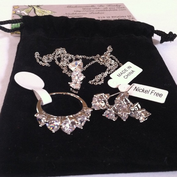 3 pieces of love love jewelry. New!!!