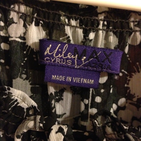 Miley Cirus black and white spattered top.! - Picture 2 of 3