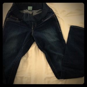 Skinny maternity jeans