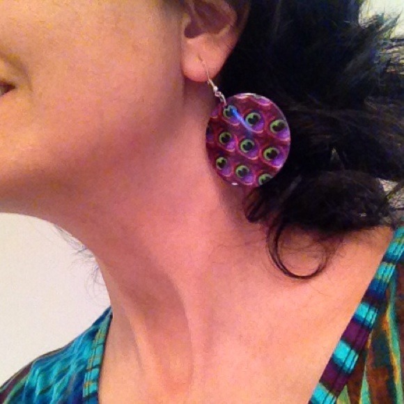 💖Sold💖Mother of pearl peacock dangle earrings - Picture 3 of 4