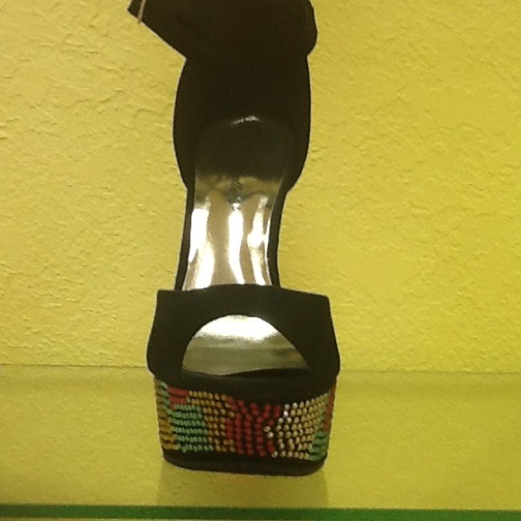 Shoes - Picture 3 of 3