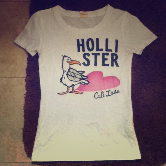White cute Hollister shirt