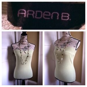 💐Arden B ✨Sage Green ✨Peek a Boo ✨Ribbed Top💐