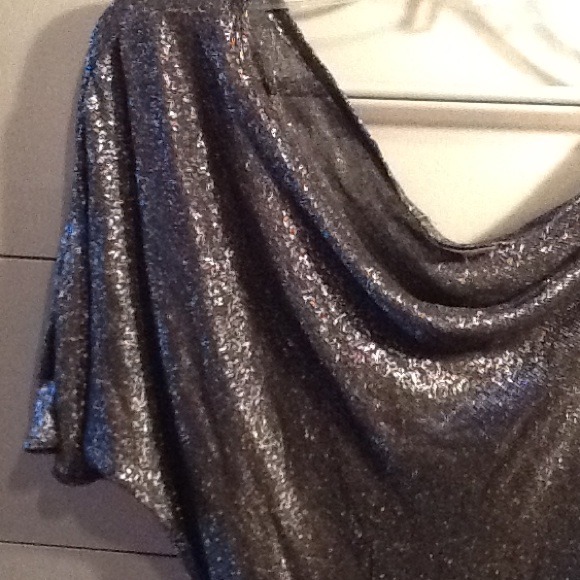 Off the shoulder top - Picture 2 of 3