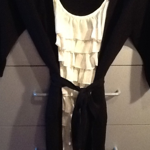 Ruffled blouse with attached cardigan - Picture 3 of 3