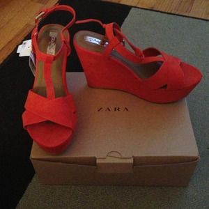 ✨Newly Reduced✨Zara T-Strap Wedge