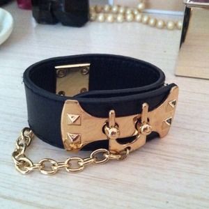 Chained-Up bracelet black and gold