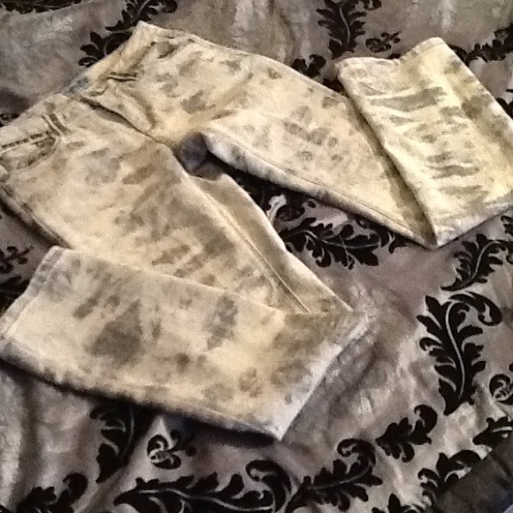 Stretchy girls jeans