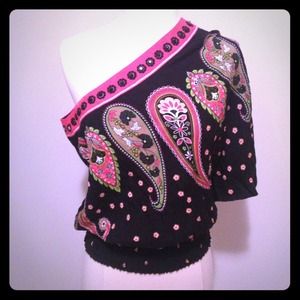 SOLD 💋Cute off the shoulder top