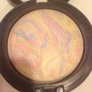 MAC Limited Edition Mineralize Skinfinish
