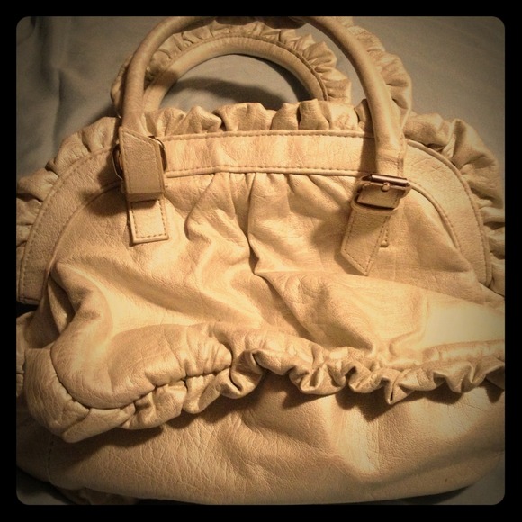 ******Sold*****NWNT White purse.