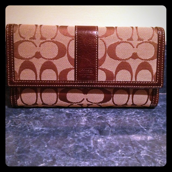 Coach brown leather wallet with C monogram