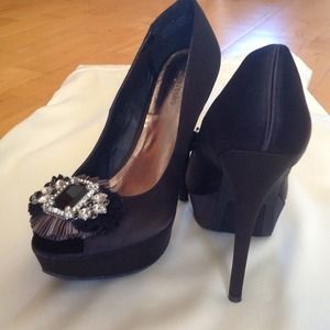 Lexie - Black Satin
Zigi Soho pumps