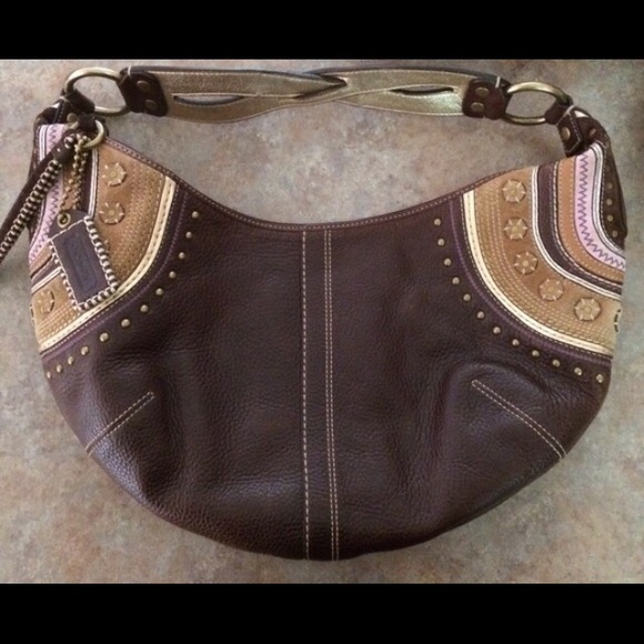 😭 SOLD!Coach Pebble Leather Studded Stitched Hobo