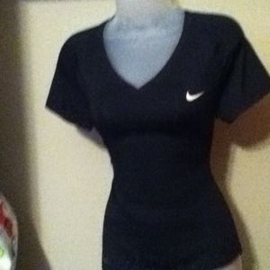 New Nike black  fitted workout top