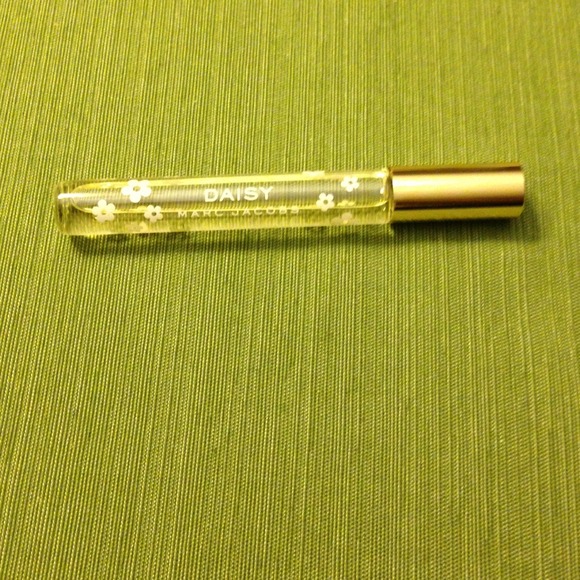 Daisy rollerball 👍 WILLING TO BUNDLE
