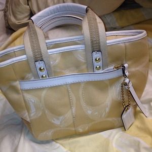 Auth Coach handbag very nice