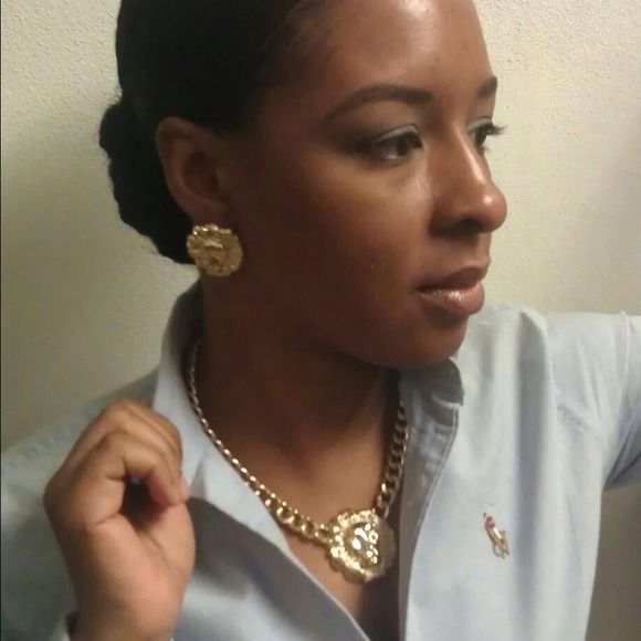 Gold lioness necklace and earring set