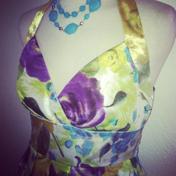 Floral Halter Dress - look like royalty! 👸👑 - Picture 3 of 4