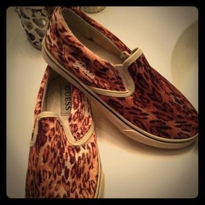 Girls youth Guess Sneakers size 3