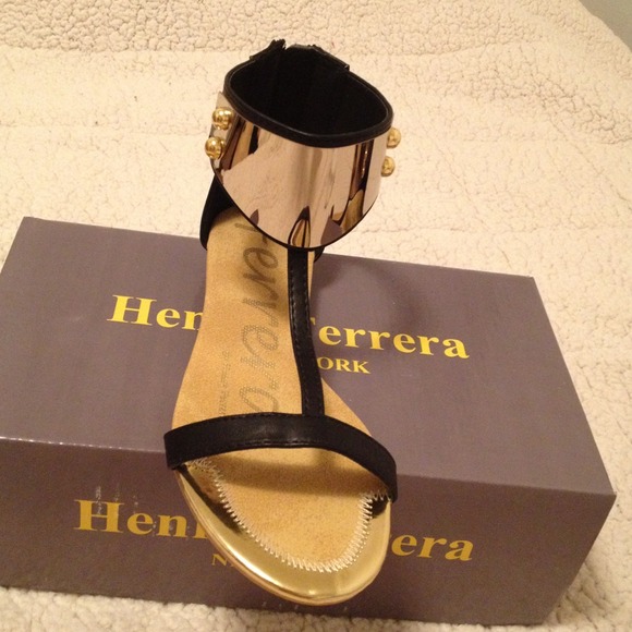 Super cute sandal - Picture 3 of 4