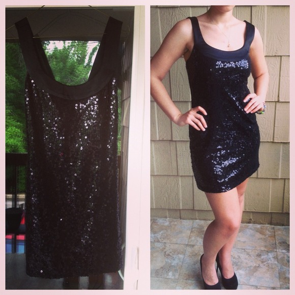 Dresses & Skirts - 🚫BUNDLED🚫 Sequin Dress