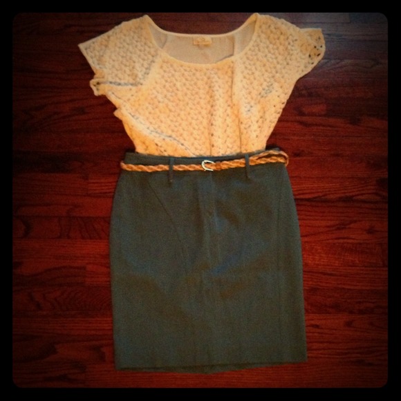 Elie Tahari Blue Pencil Skirt Size 6! NWOT