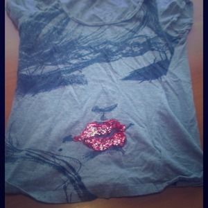 Forever 21 t-shirt with red lips