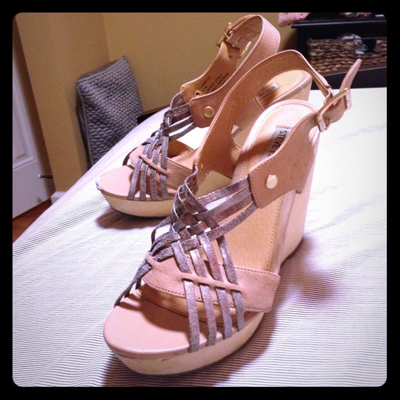 Steve Madden metallic wedges