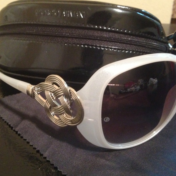 SOLD - Giorgio Armani Sunglasses - Picture 2 of 4
